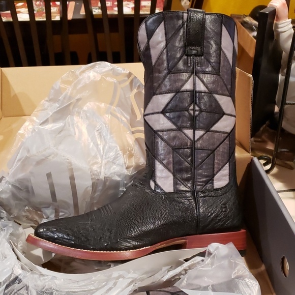 ariat relentless ostrich